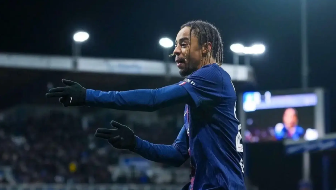 Barcola bohaterem wieczoru. PSG Pokonuje Auxerre